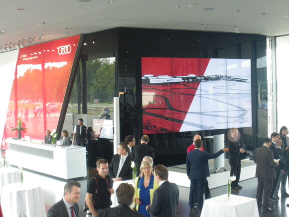 Gebäude F1, Showroom